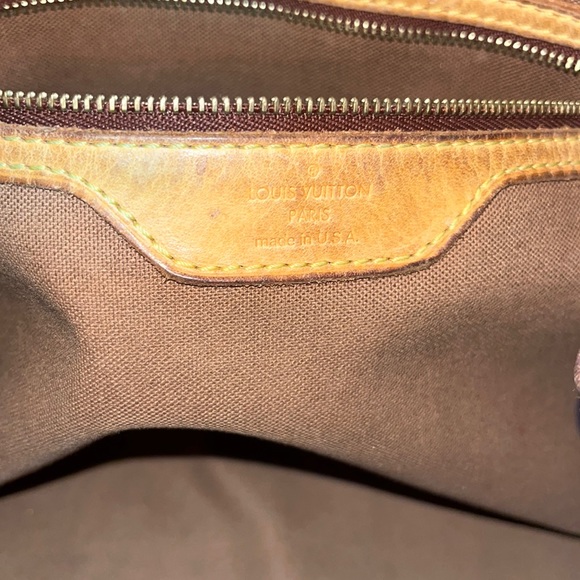 Authentic Louis Vuitton Monogram Canvas Batignolles - Picture 8 of 10